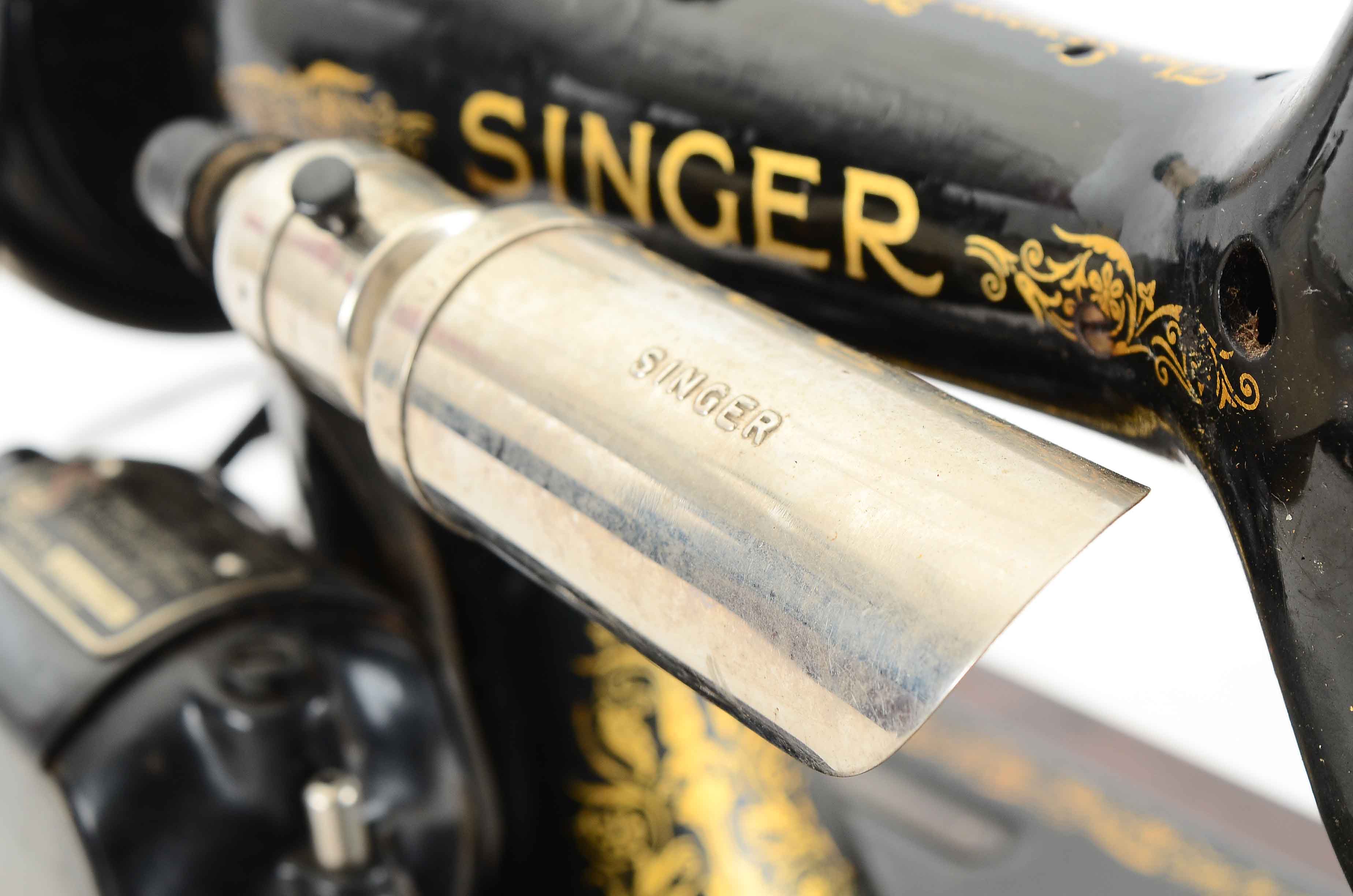 Vintage Singer No. 99 Portable Electric Sewing Machine