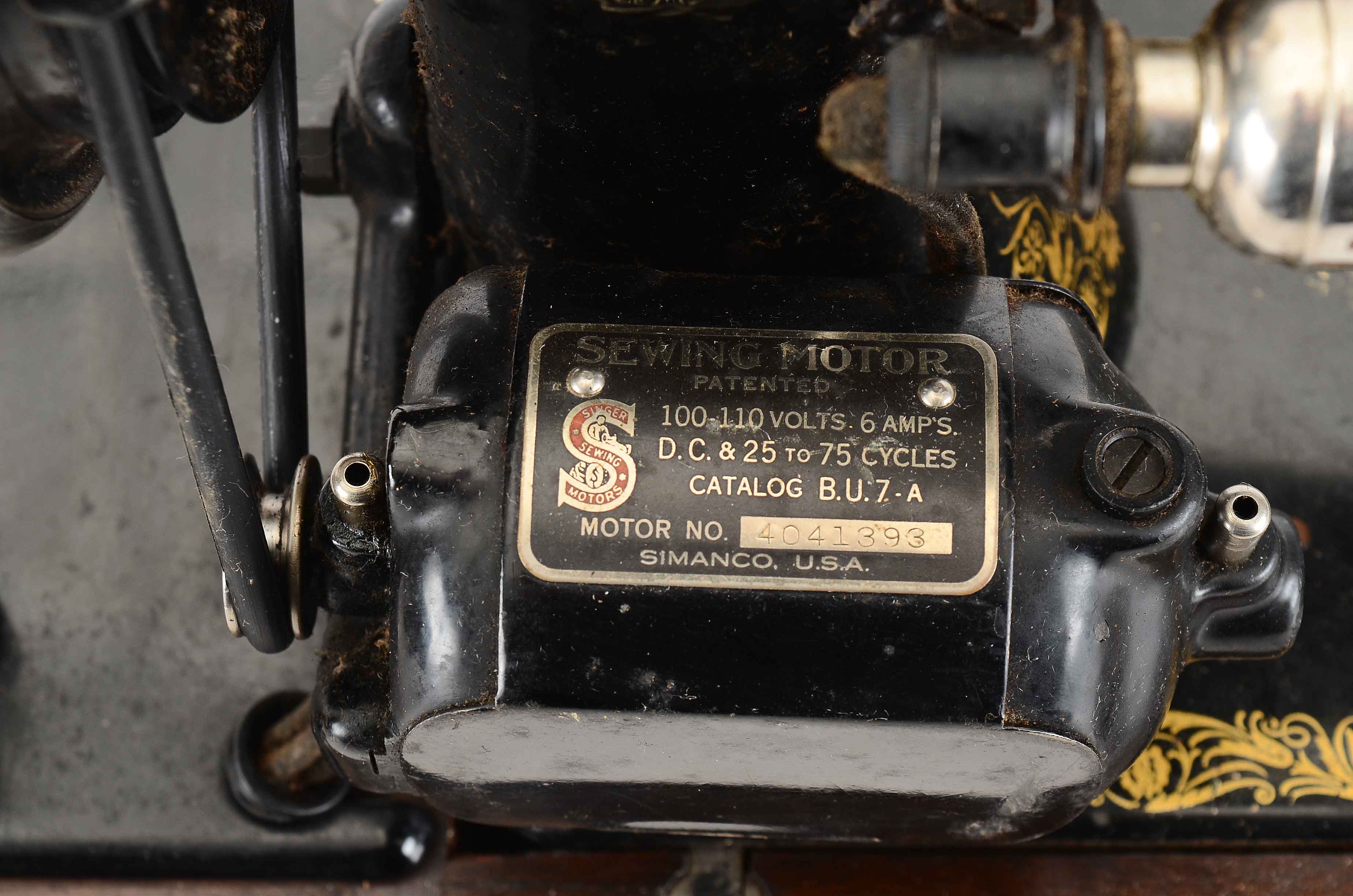 Vintage Singer No. 99 Portable Electric Sewing Machine