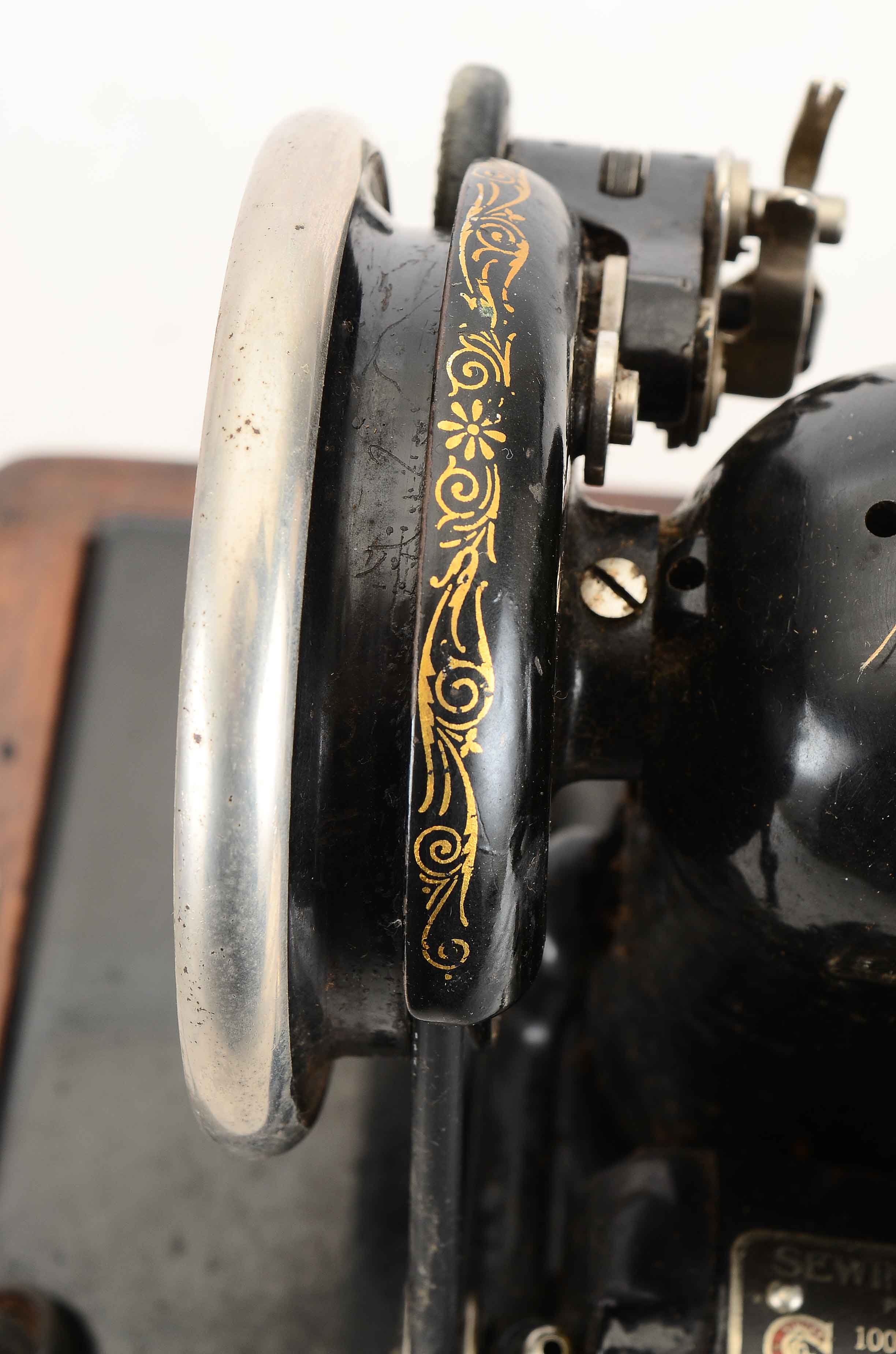 Vintage Singer No. 99 Portable Electric Sewing Machine