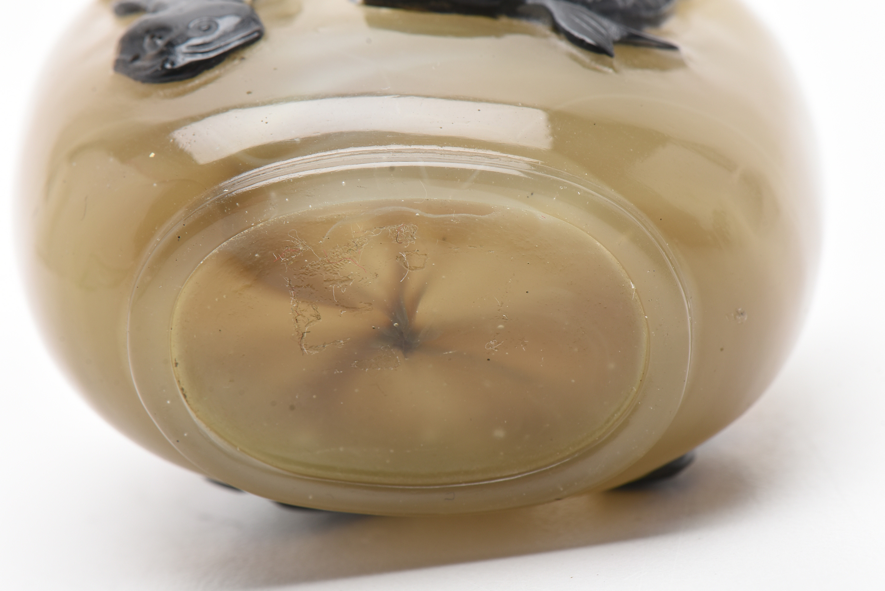 Qing Dynasty Peking Glass Carved Snuff Bottle