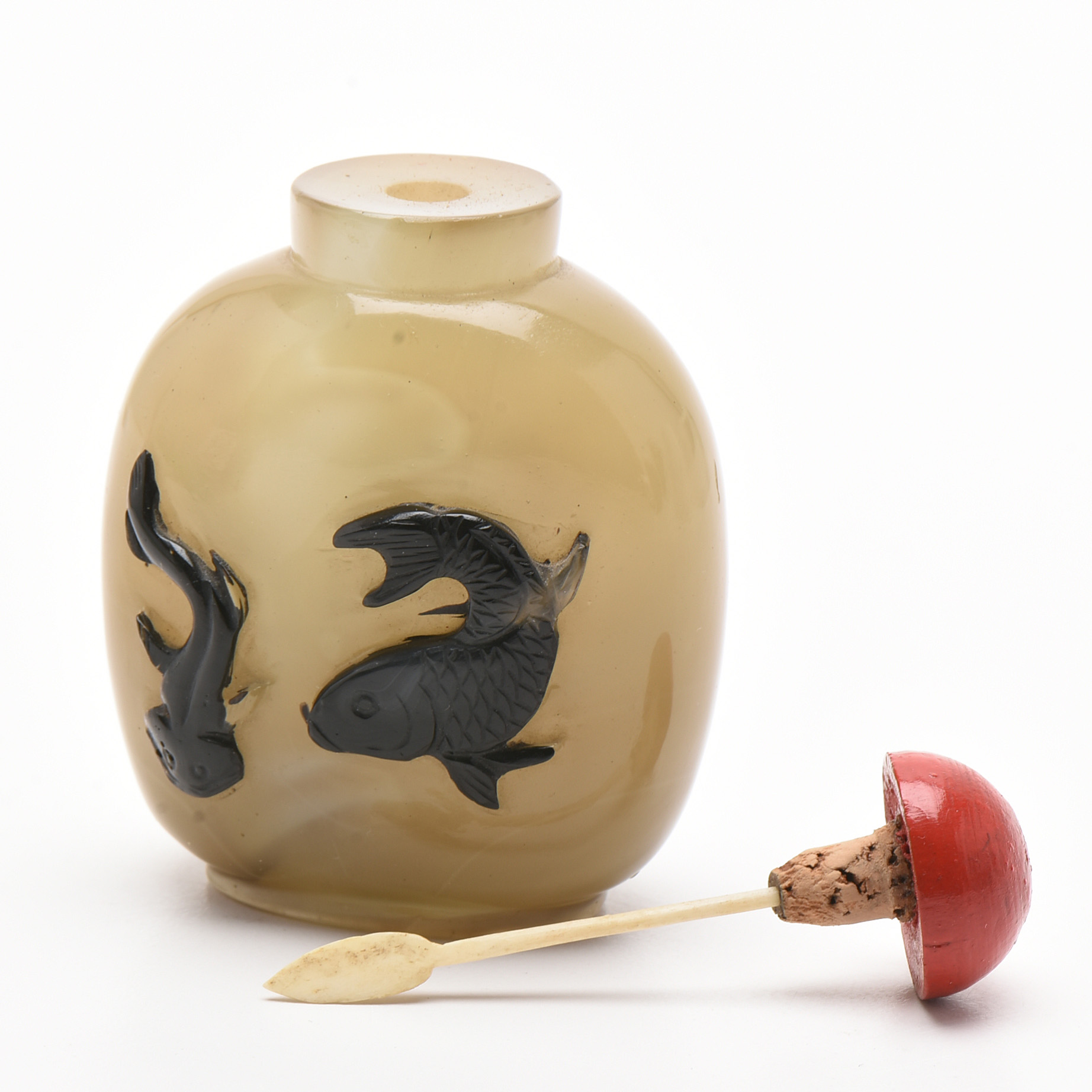 Qing Dynasty Peking Glass Carved Snuff Bottle