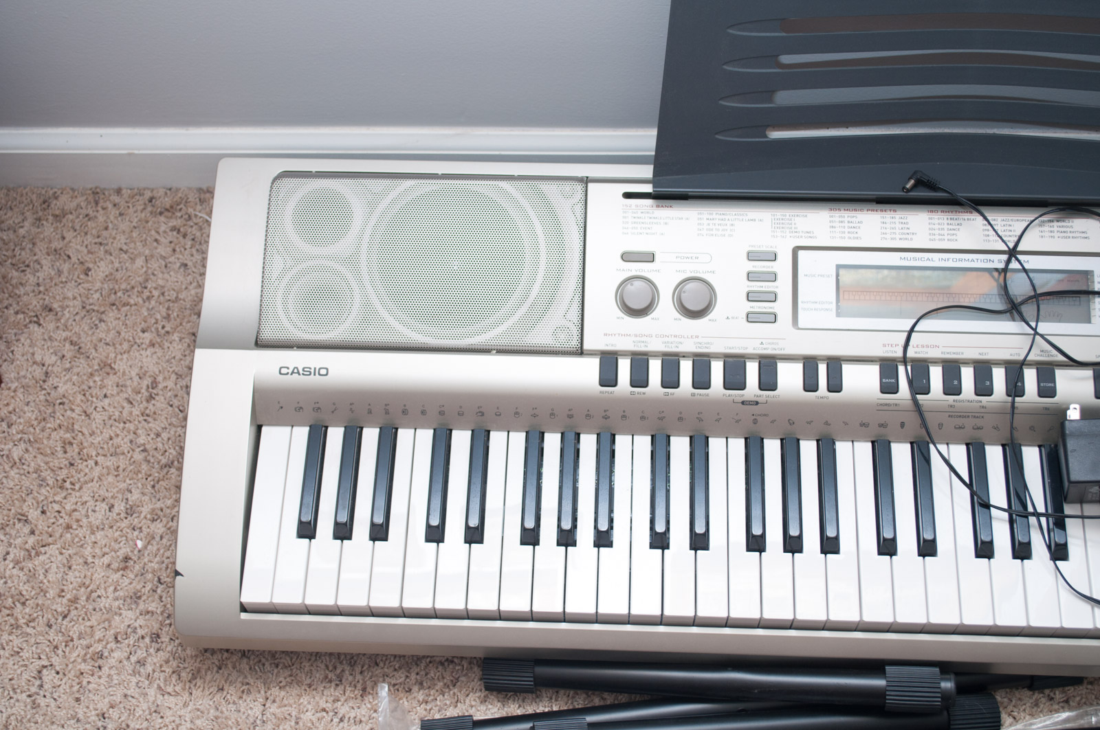 Casio WK-200 Keyboard with Stand