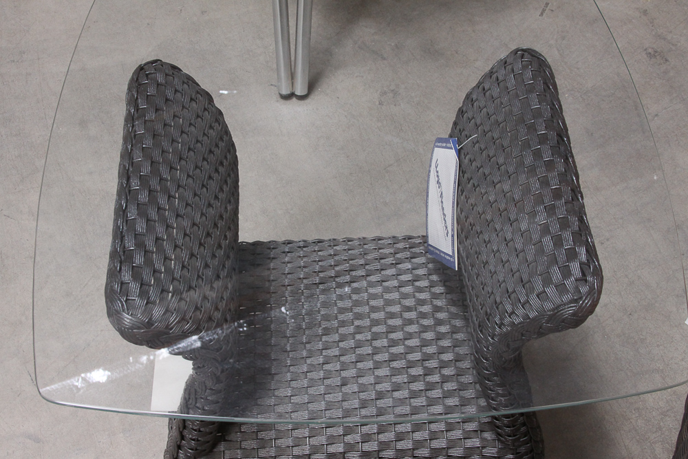 Summer Classics Wicker Patio Chaise Lounge with Lloyd Flanders Side Table