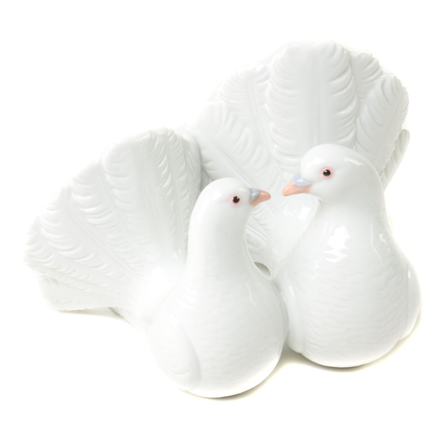 Lladró "Couple of Doves" Porcelain Figurines with Original Box