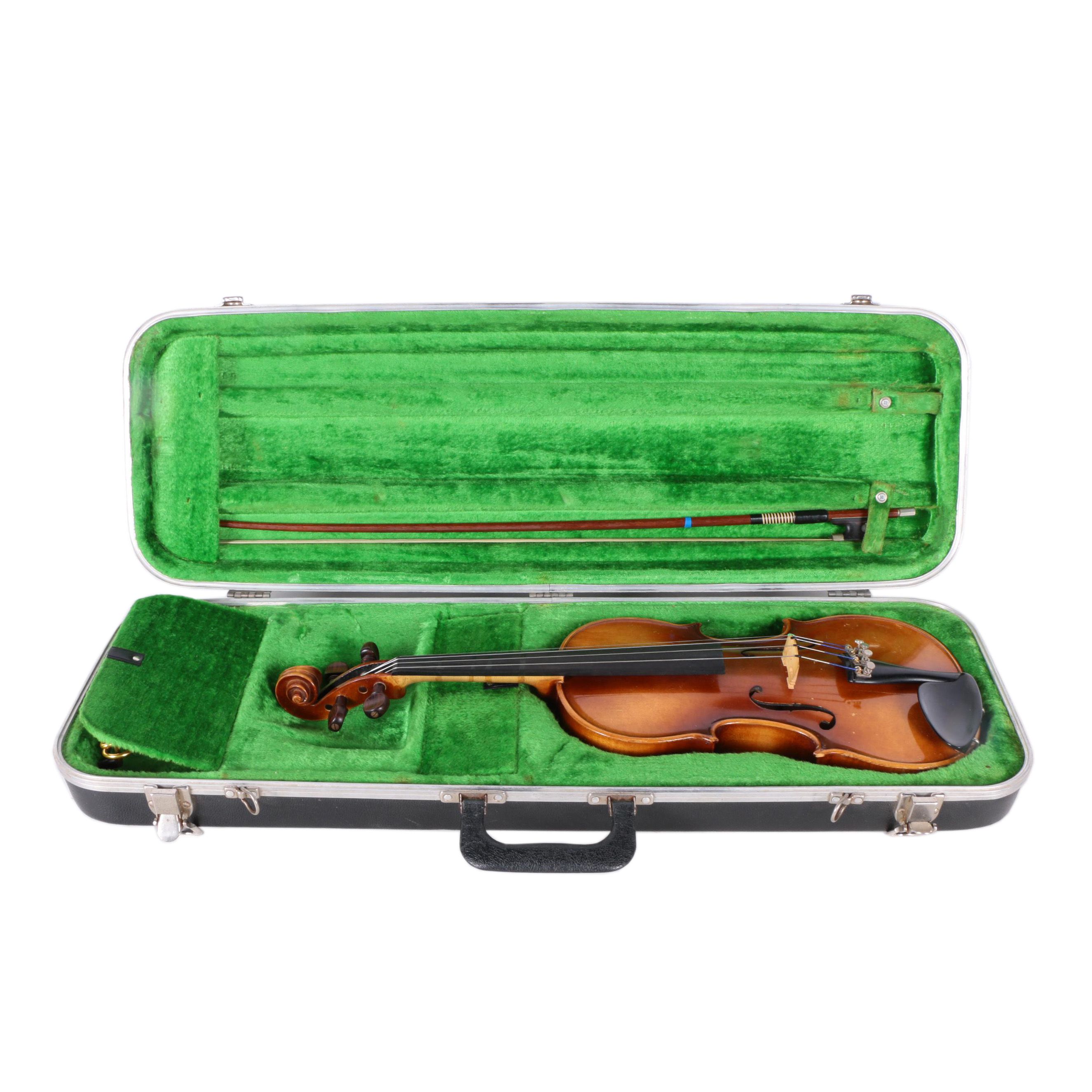 Vintage E R Pfretzschner 1/16 Violin Outfit after Stradivarius