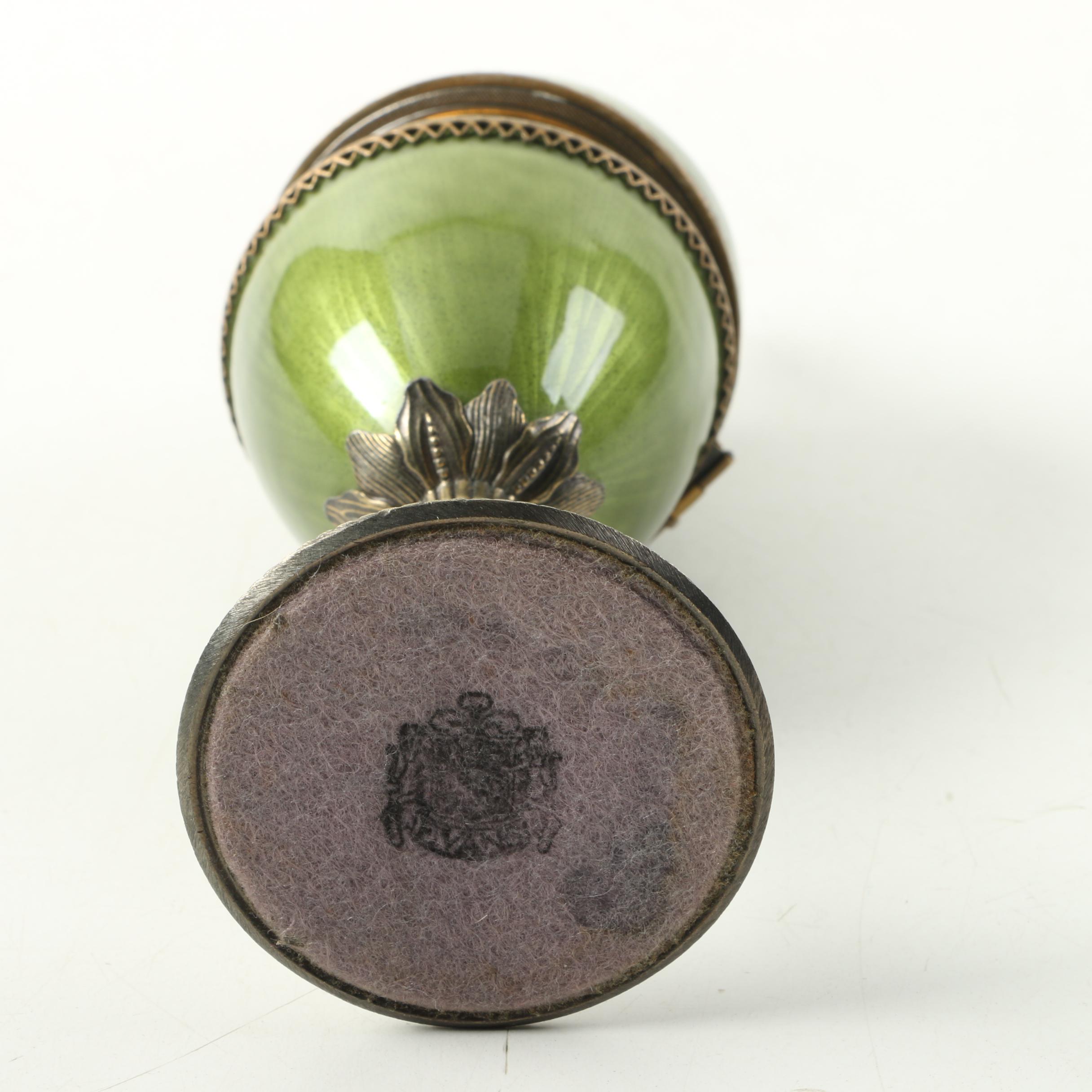 Evans Green Enameled Egg Table Lighter