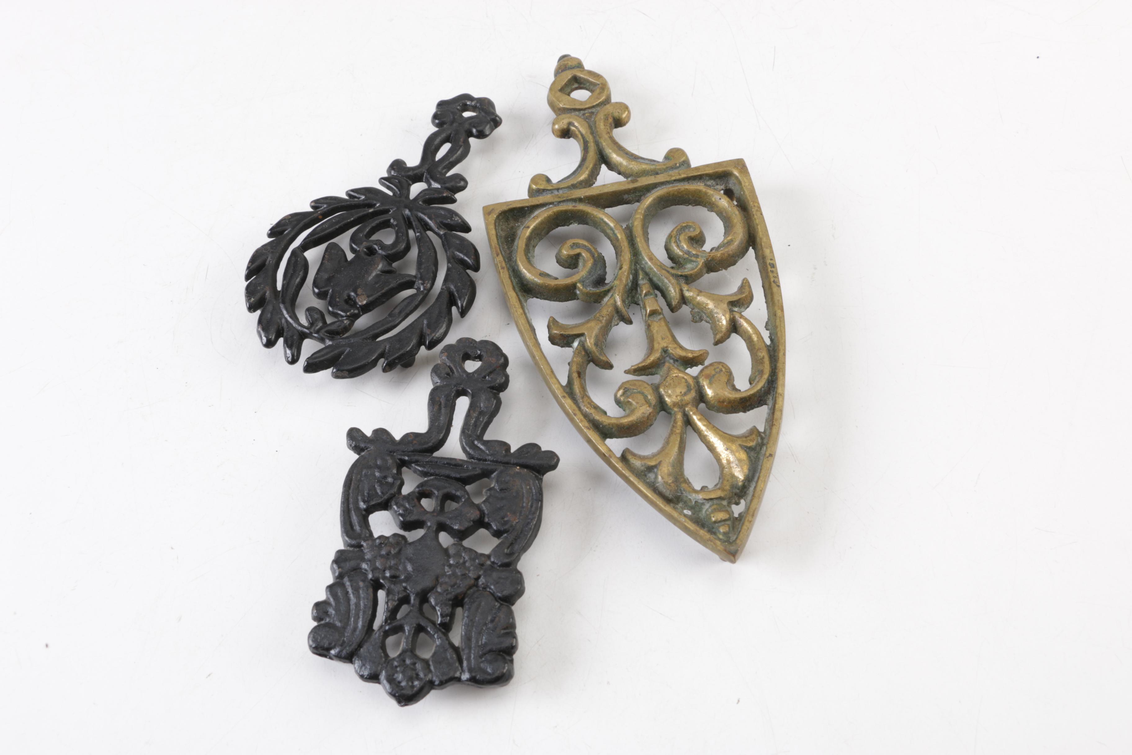 Vintage Westmoreland Milk Glass Rooster Candy Dish with Trivets