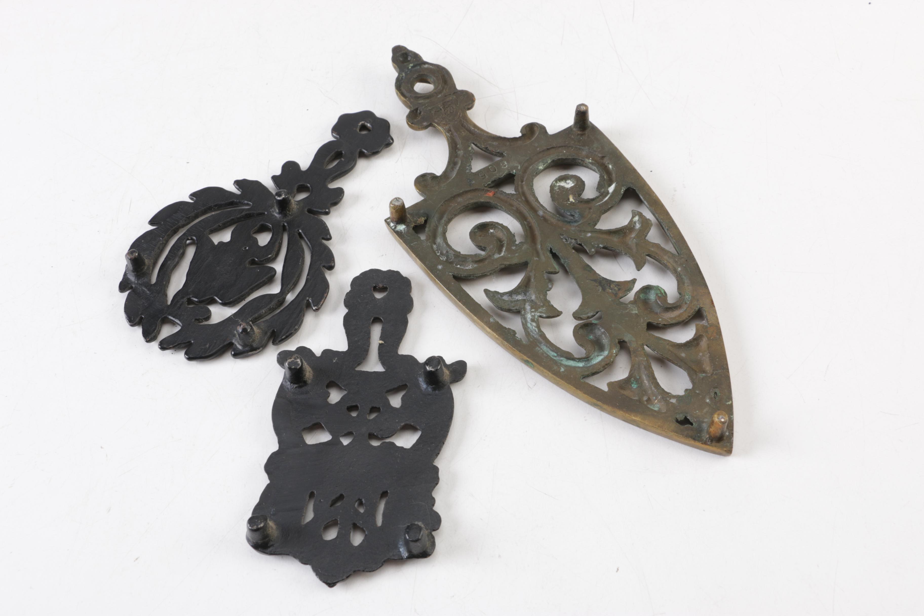 Vintage Westmoreland Milk Glass Rooster Candy Dish with Trivets