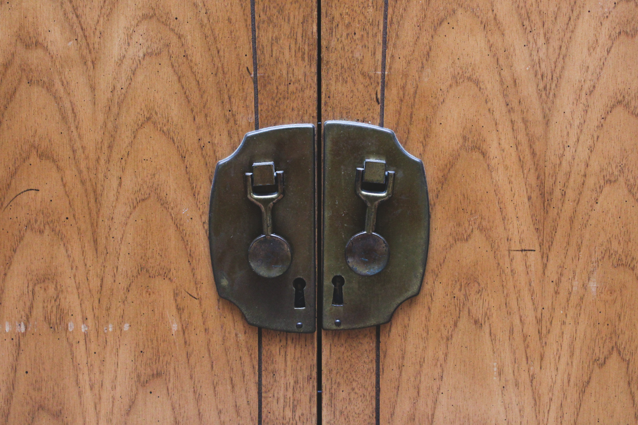 Mid Century Thomasville "Tamerlane" Dresser with Mirror