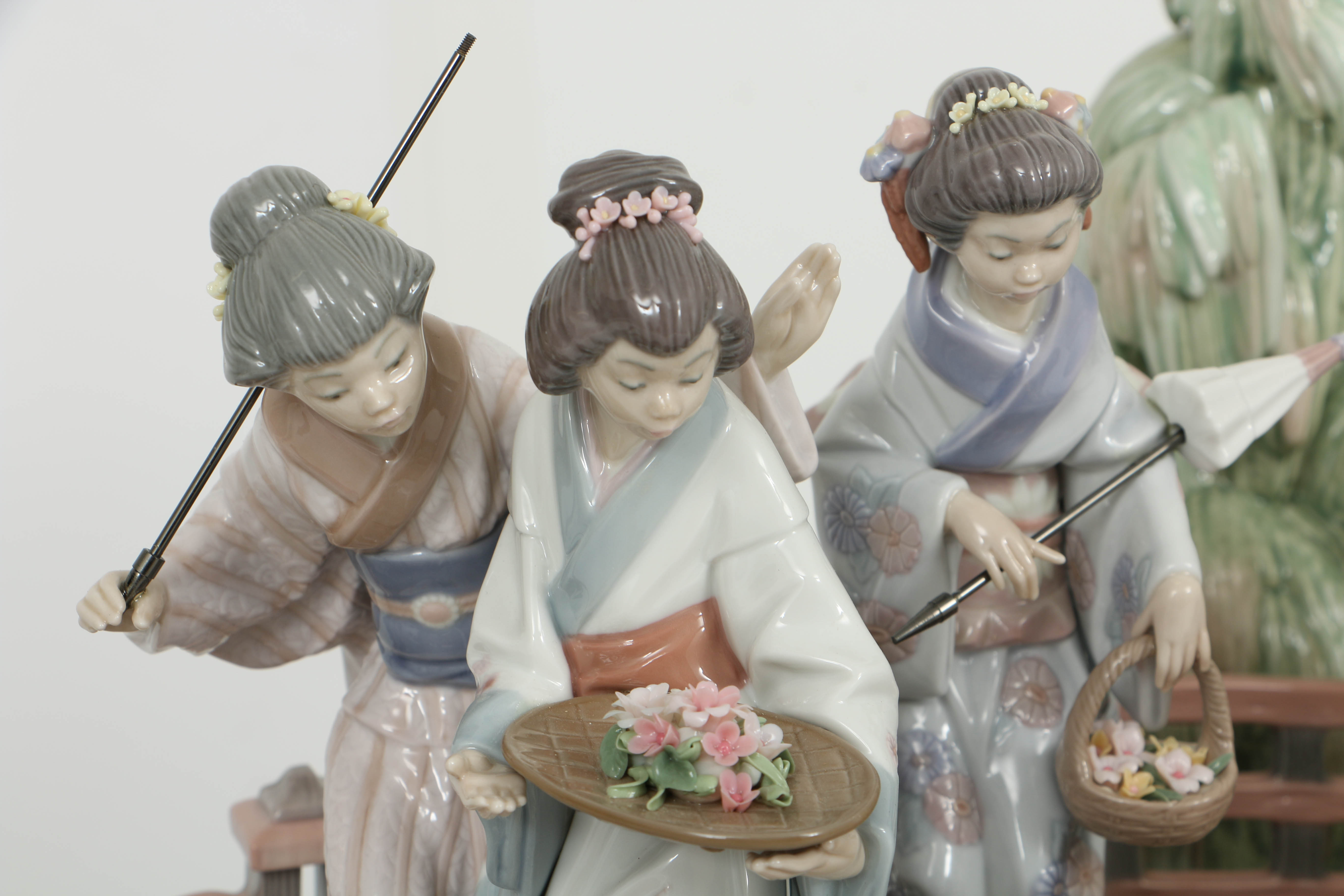 Limited Edition Lladro "Oriental Garden" Porcelain Figurine