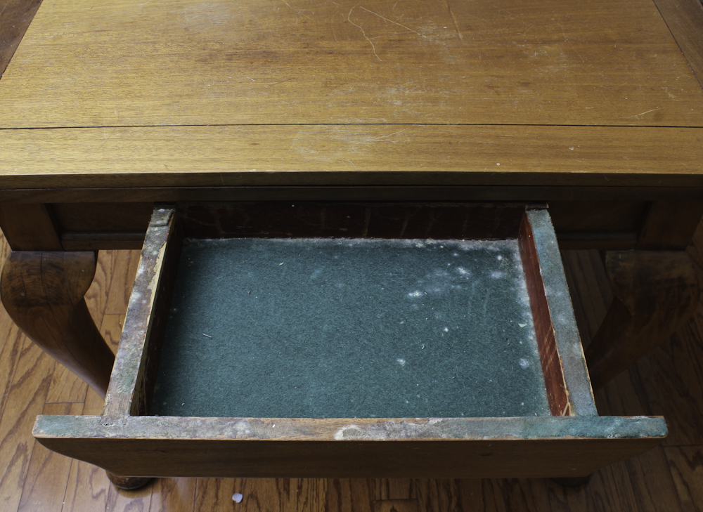 Vintage Queen Anne Style Game Table with Leaves