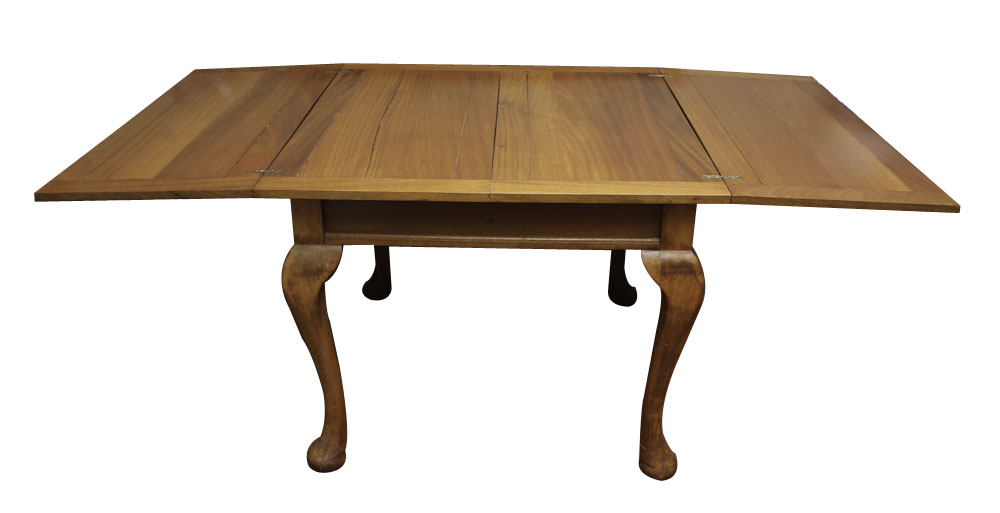 Vintage Queen Anne Style Game Table with Leaves
