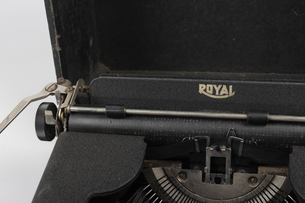 Vintage Royal Typewriter in Case