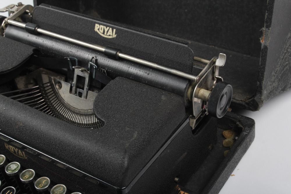 Vintage Royal Typewriter in Case