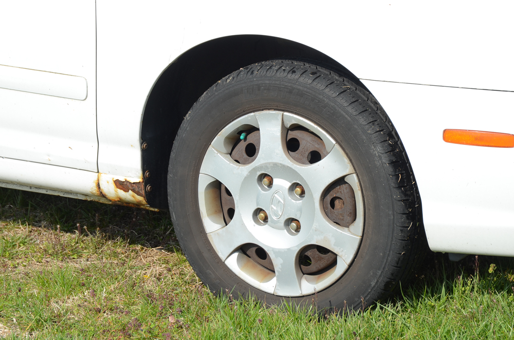 2003 White Hyundai Elantra GLS