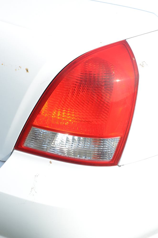 2003 White Hyundai Elantra GLS