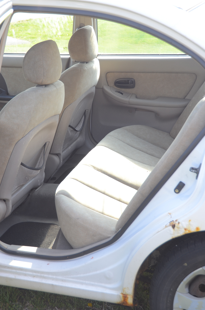 2003 White Hyundai Elantra GLS