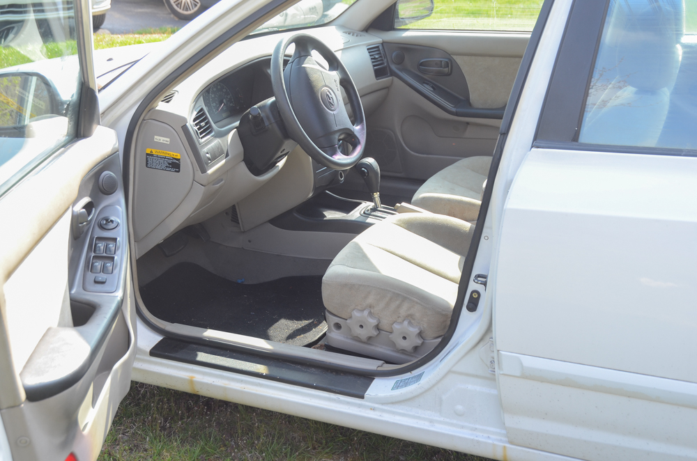 2003 White Hyundai Elantra GLS