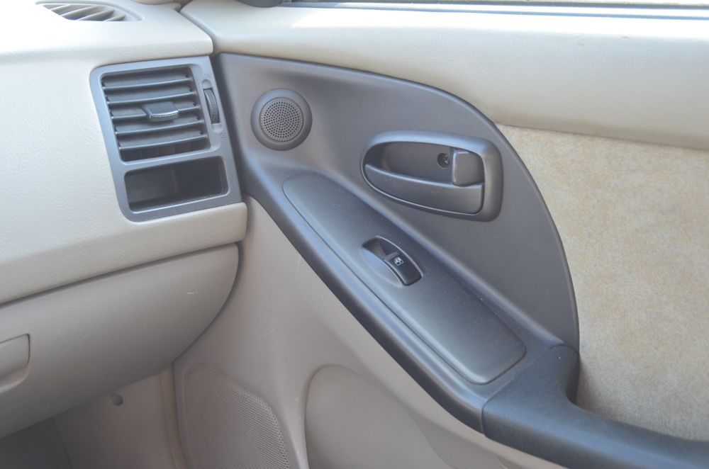 2003 White Hyundai Elantra GLS