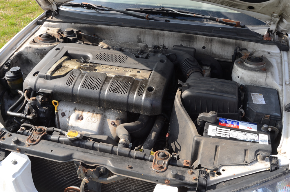 2003 White Hyundai Elantra GLS