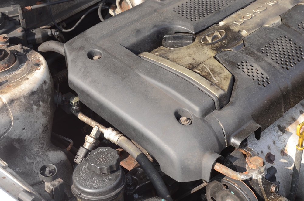 2003 White Hyundai Elantra GLS