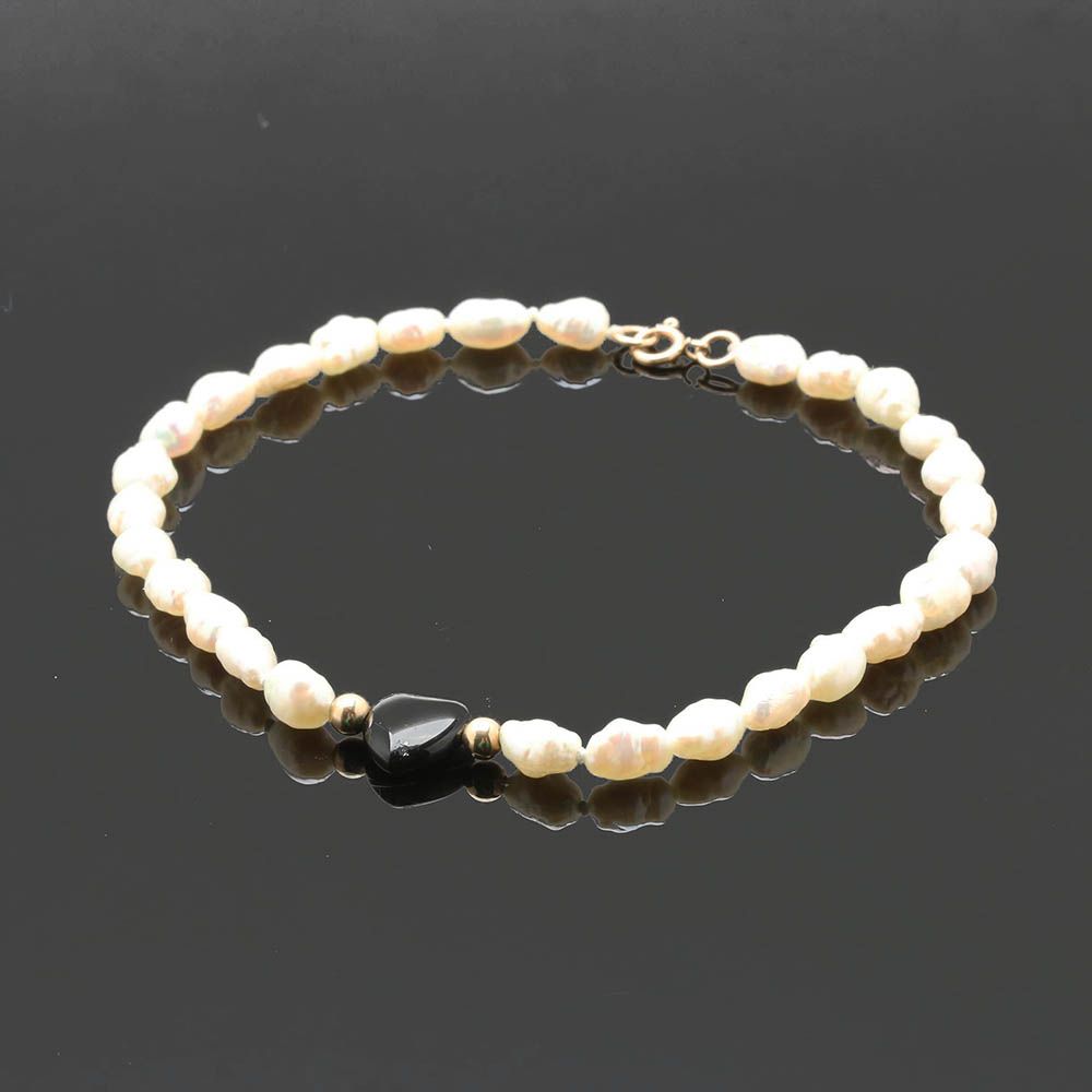 14K Yellow Gold Black Onyx and Cultured Freshwater Pearl Beaded Bracelet