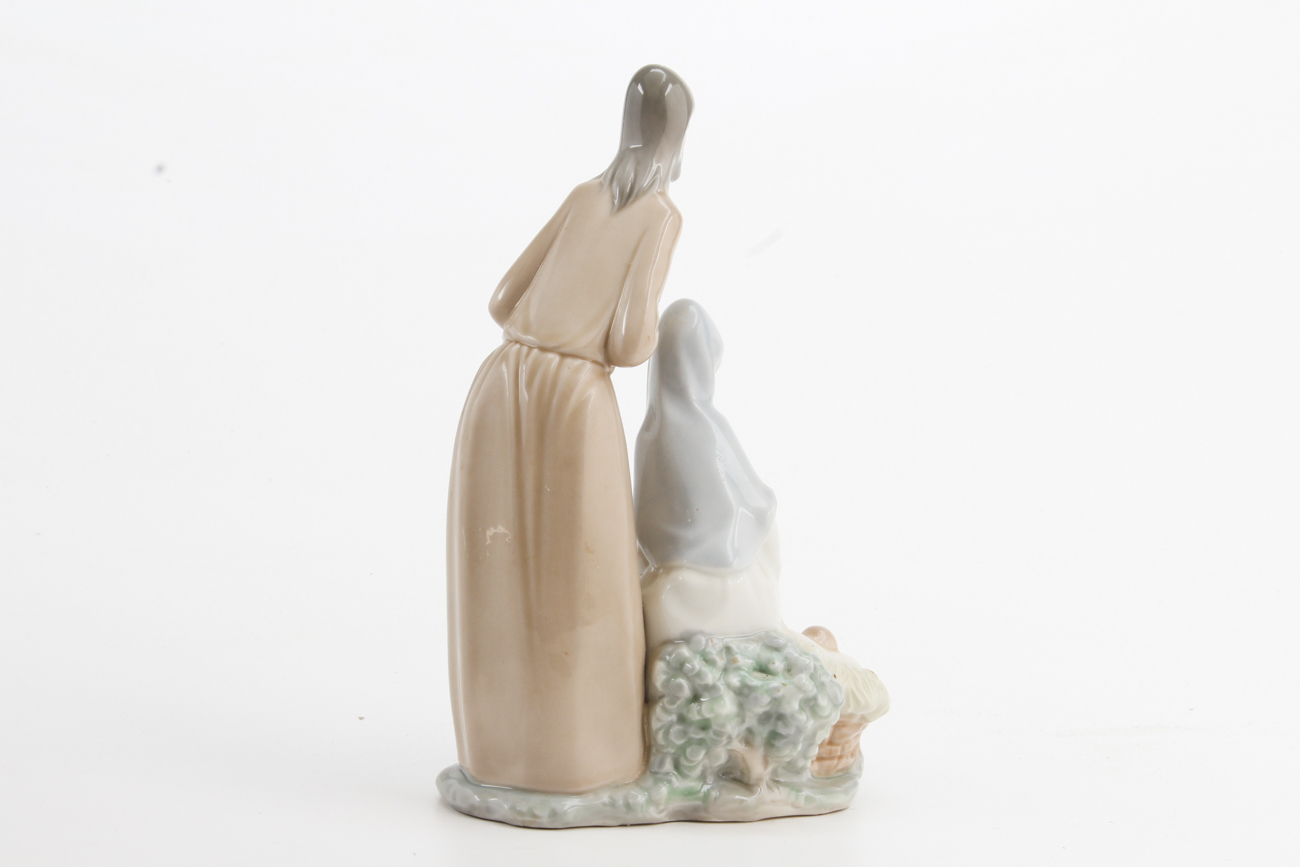 Lladro Nao Nativity Scene Figurine