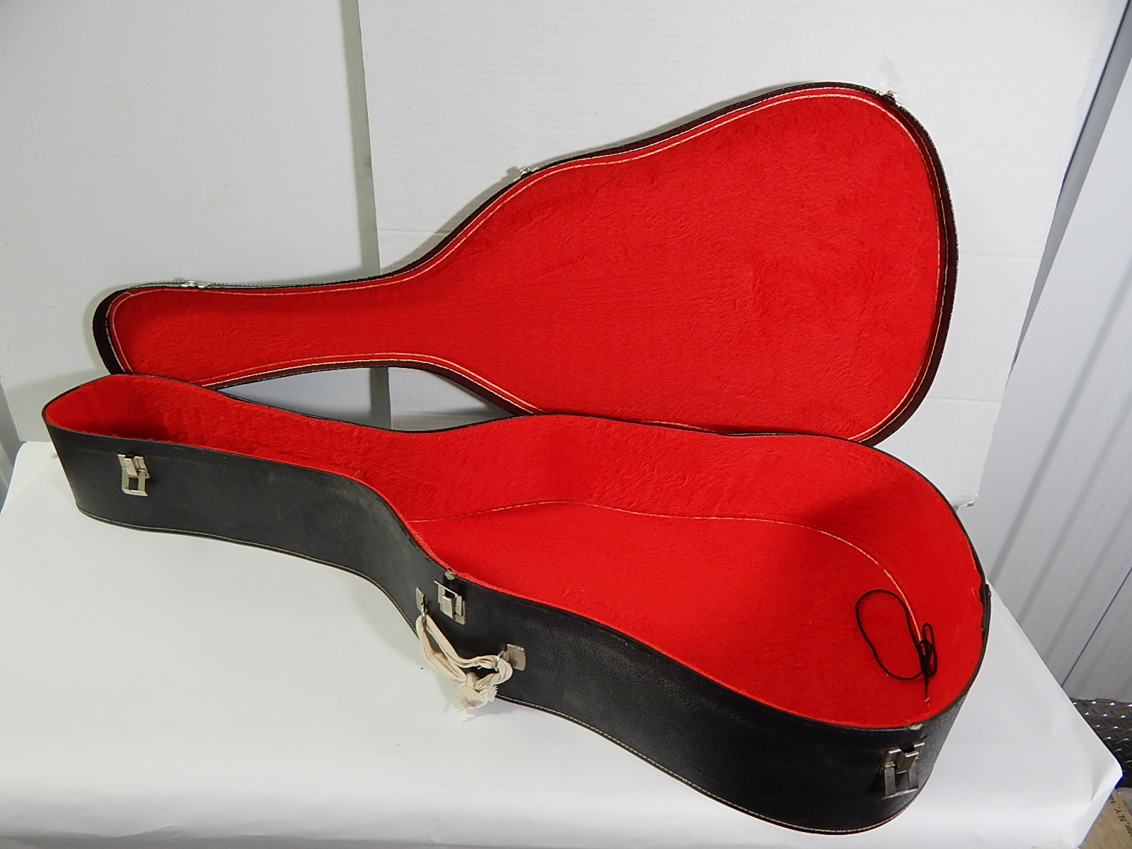 KAY Acoustic Guitar and Case - Model 550N