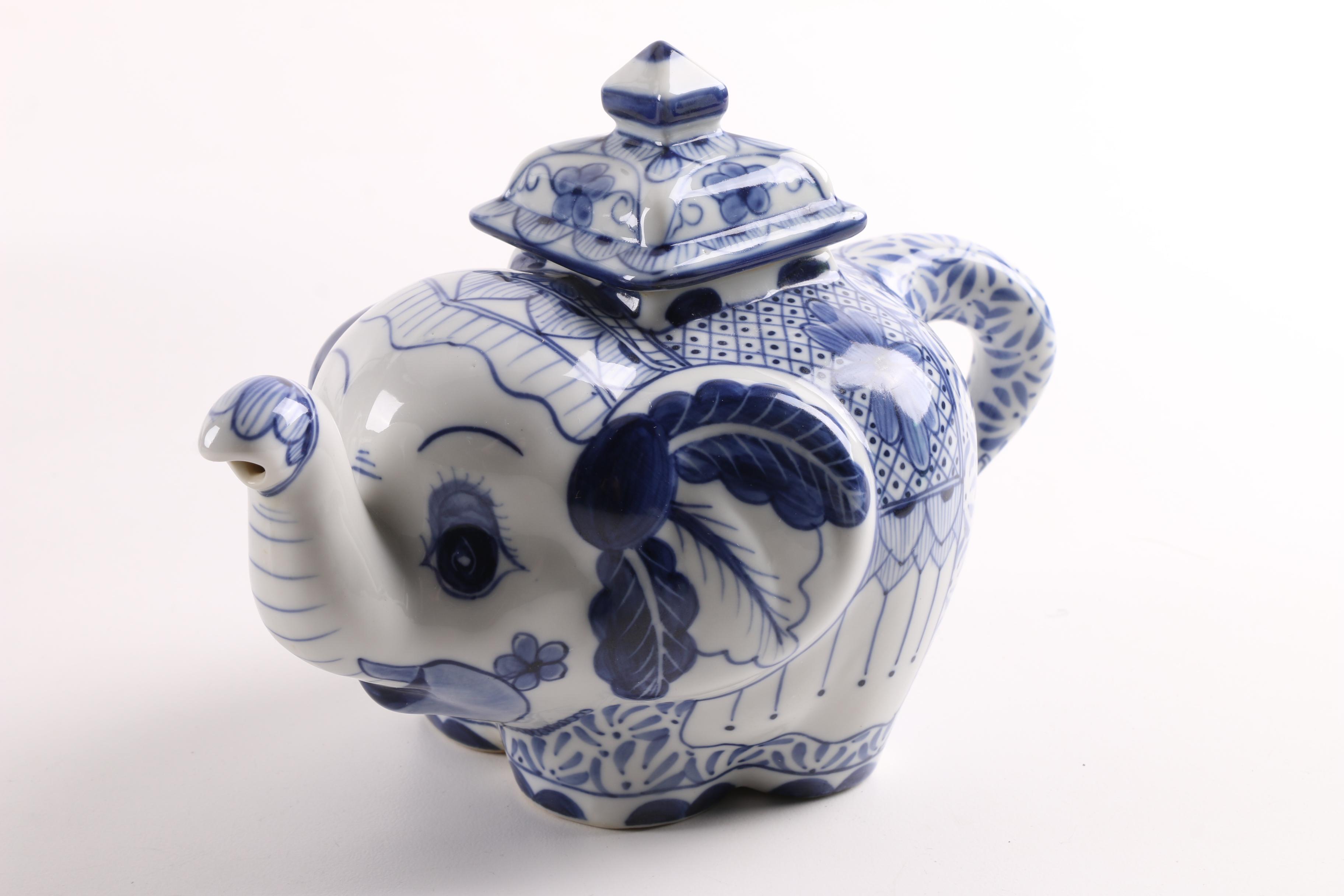 Cat Chopstick Rests and East Asian Tableware