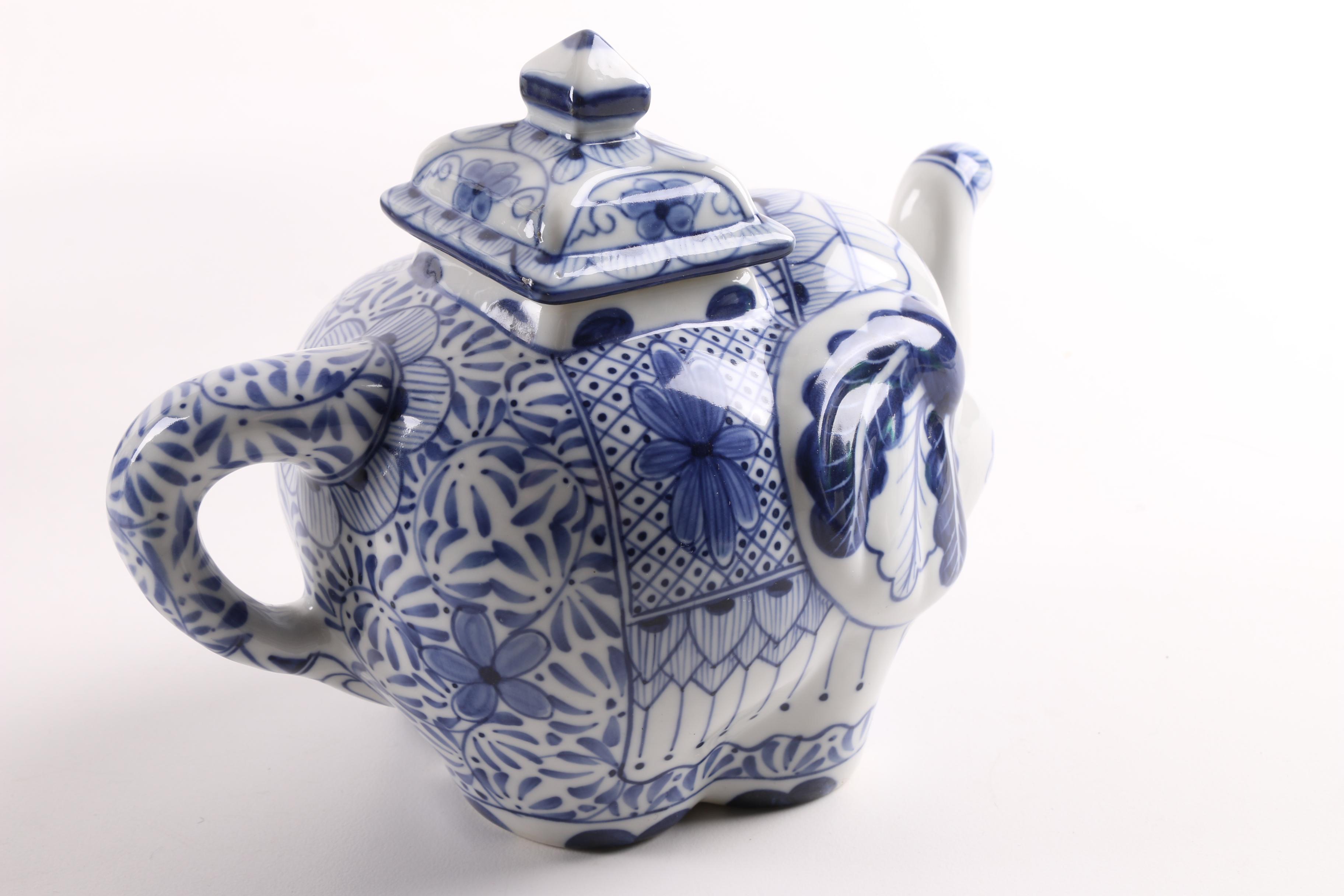 Cat Chopstick Rests and East Asian Tableware