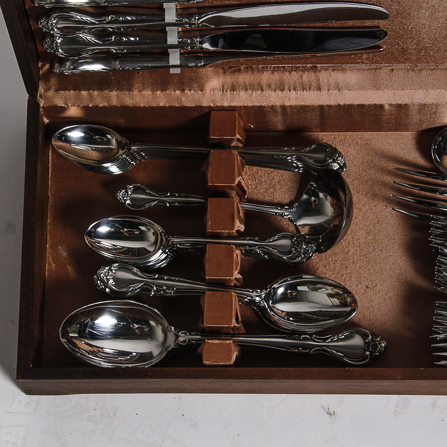 Lyon "Queen's Fancy" Stainless Steel Flatware Set with Wm. Rogers Silver Plate