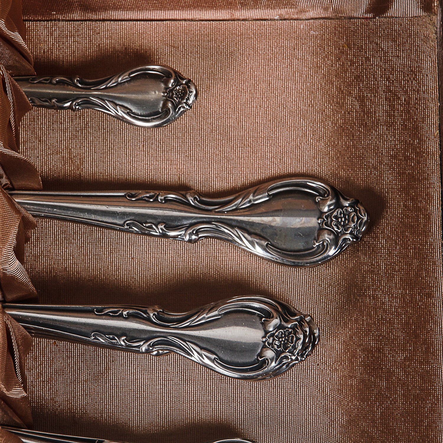 Lyon "Queen's Fancy" Stainless Steel Flatware Set with Wm. Rogers Silver Plate