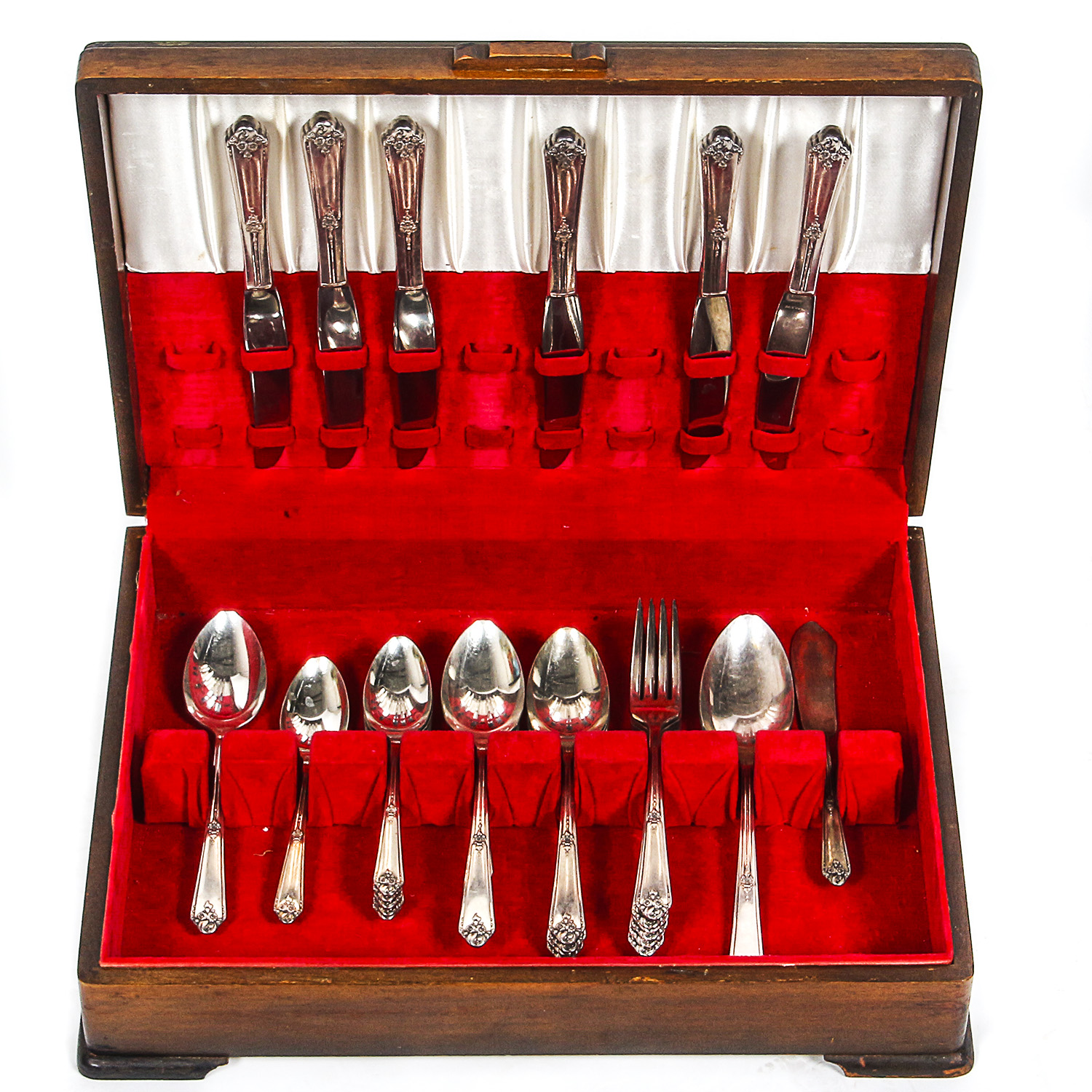 Oneida Community Tudor Plate "Sweet Briar" Silver Plate Flatware Set