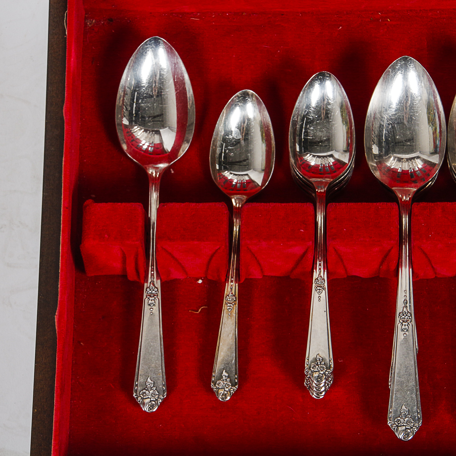 Oneida Community Tudor Plate "Sweet Briar" Silver Plate Flatware Set