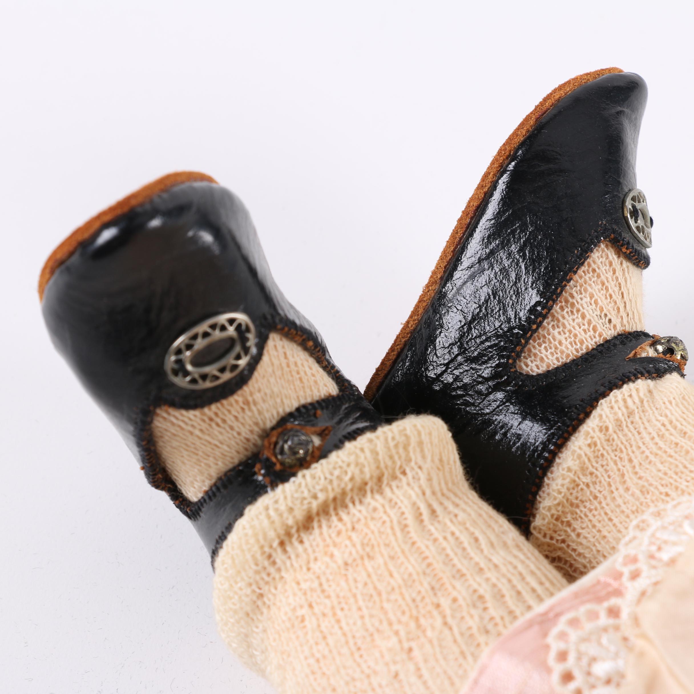 Antique Doll with Bébé Jumeau Diplôme d'Honneur Body