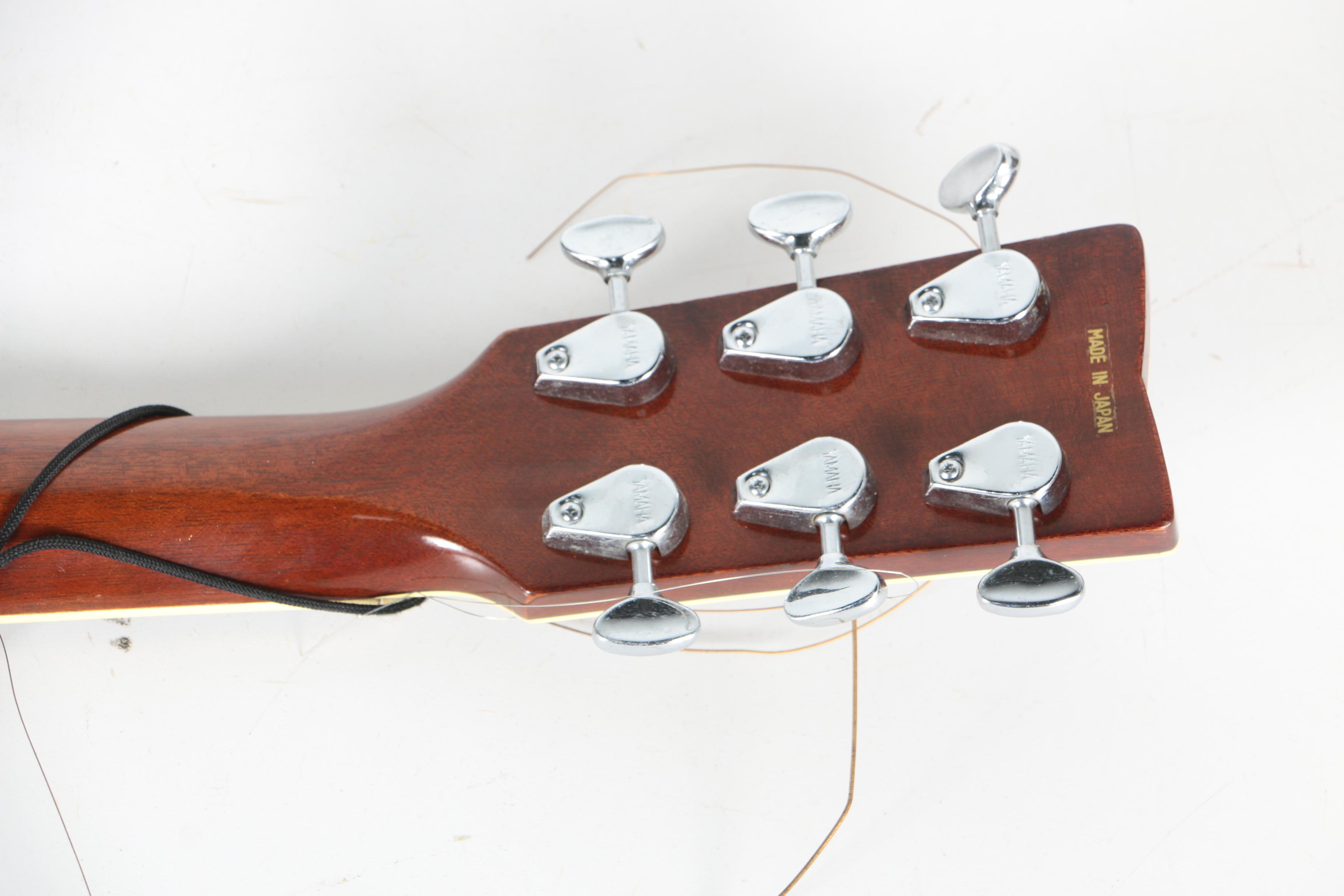 Yamaha FG-300 Acoustic Guitar with Case