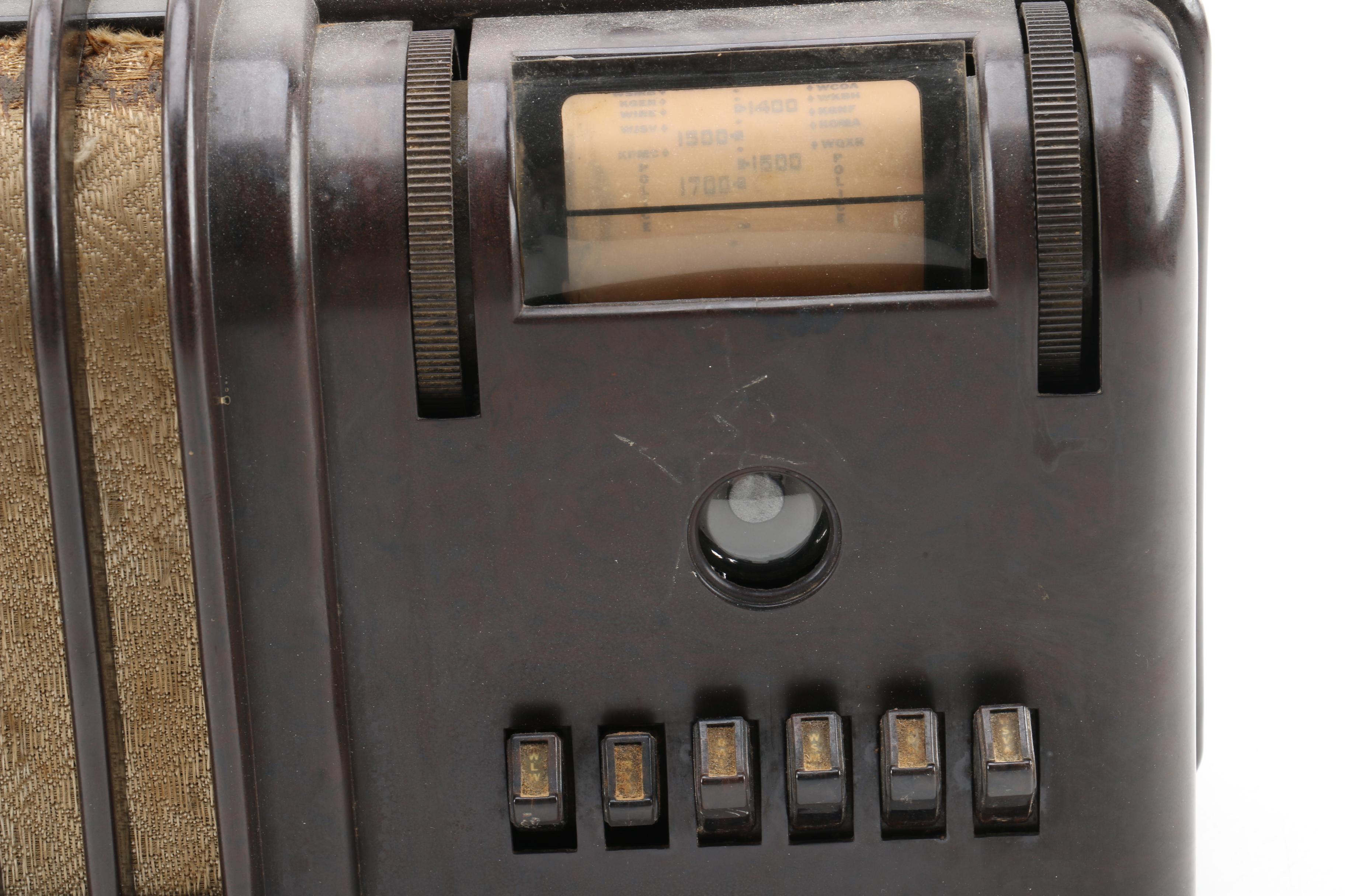 C. 1940s Montgomery Wards Airline Tabletop Radio