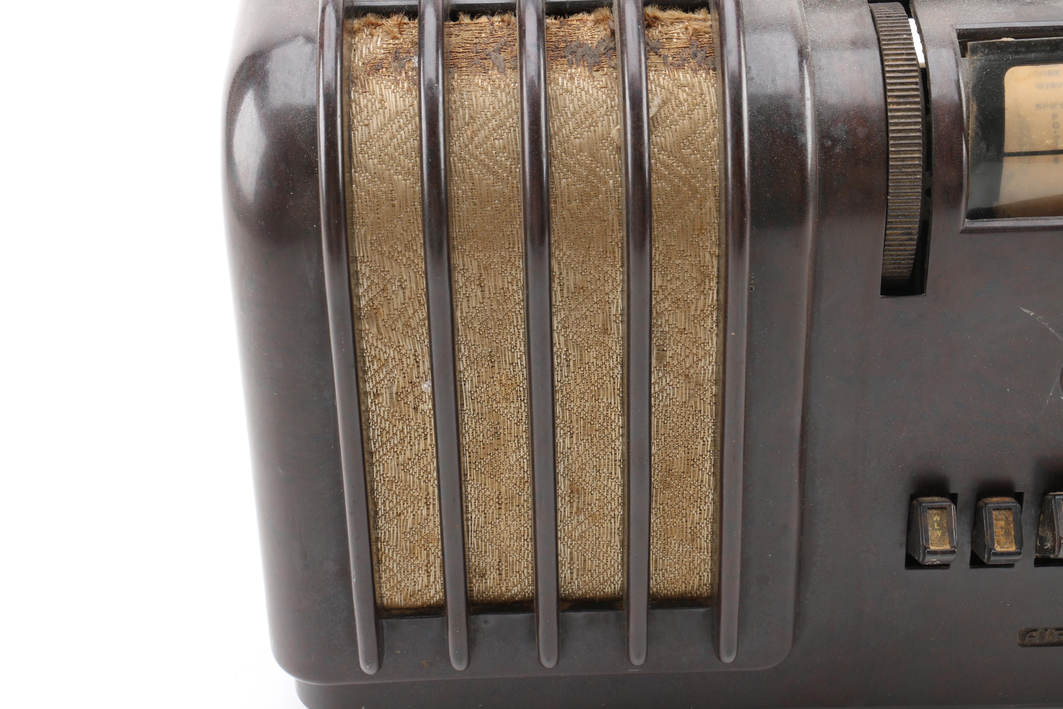 C. 1940s Montgomery Wards Airline Tabletop Radio