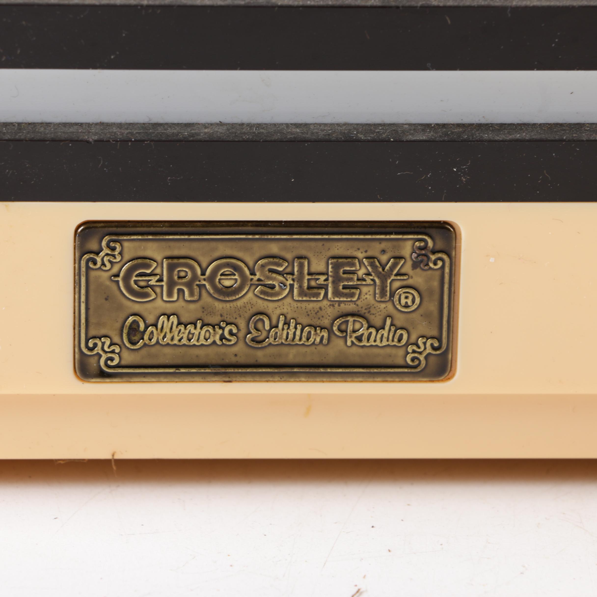 Crosley CR-5 Collector's Edition AM/FM Radio