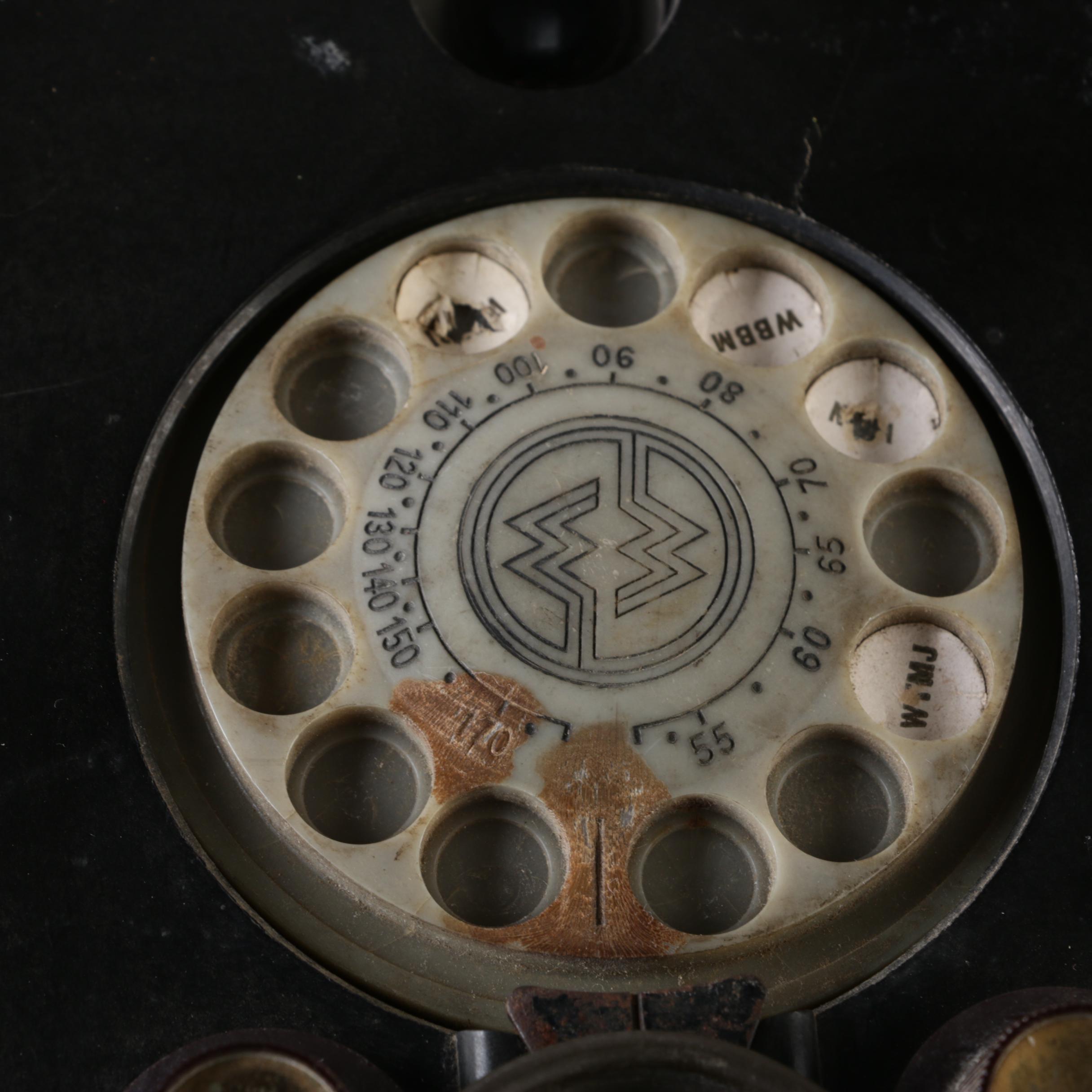 C. 1930s Montgomery Wards Airline Model 62-476 Tabletop Radio