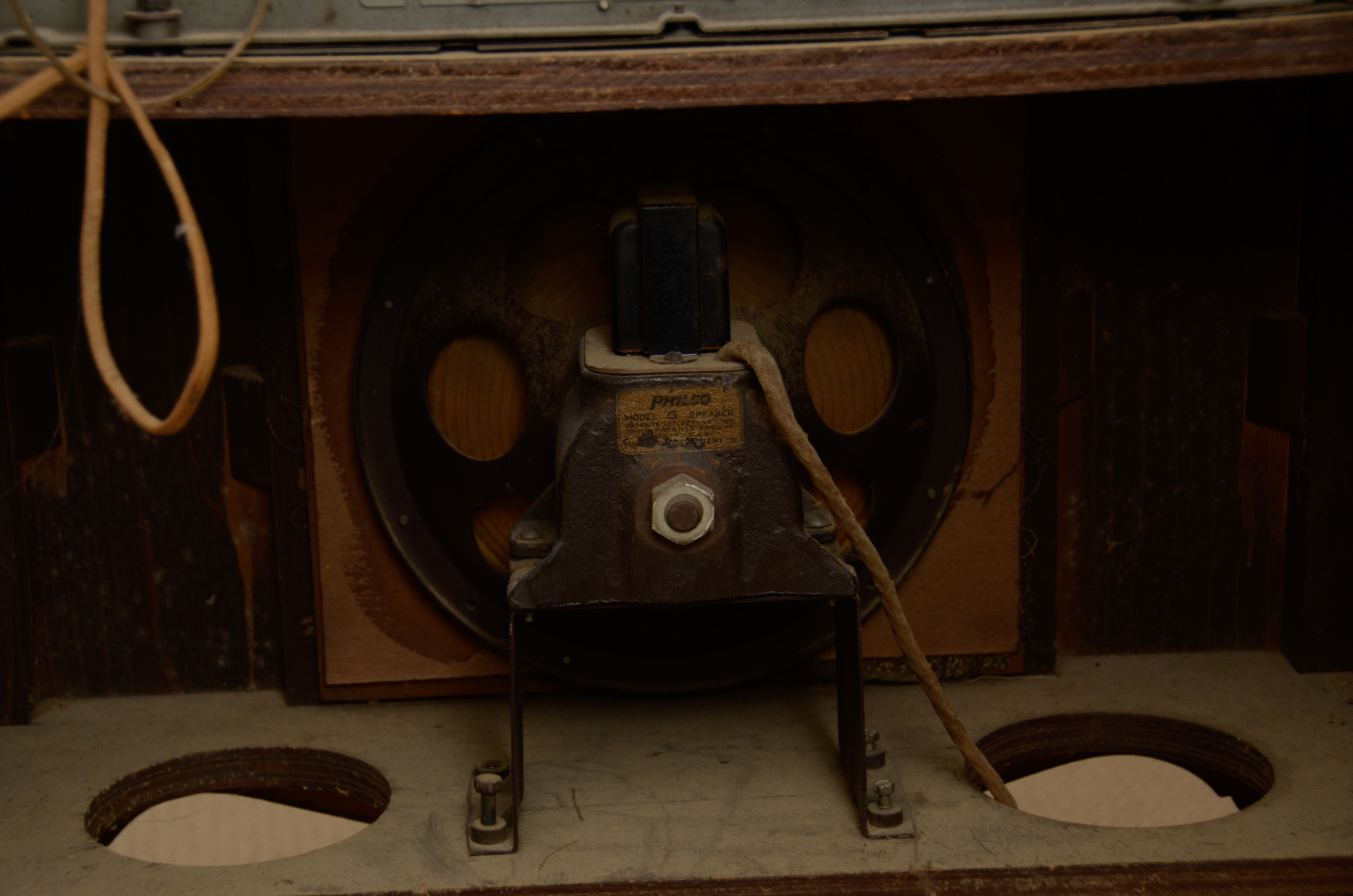 1930 Philco Model 95 Lowboy Console Radio