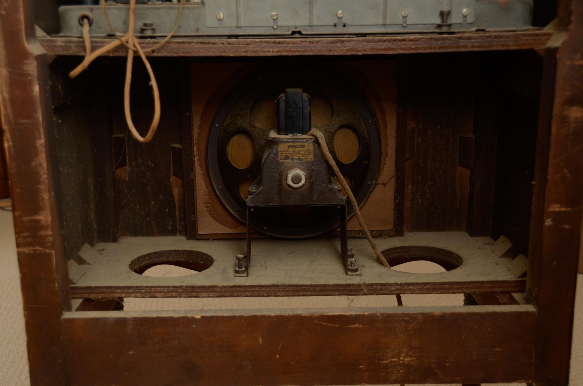 1930 Philco Model 95 Lowboy Console Radio