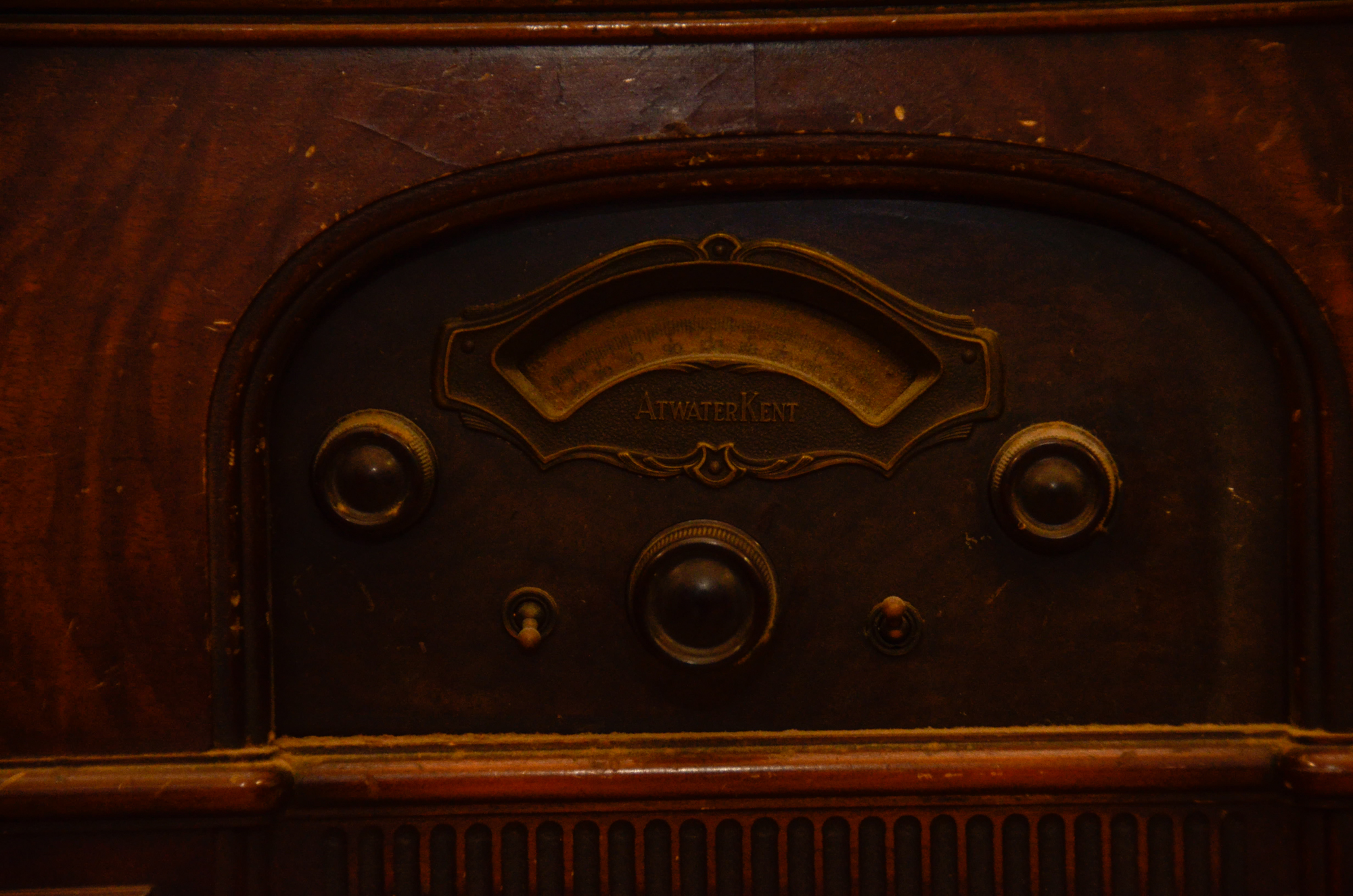 1930s Atwater Kent Model 70 Console Radio