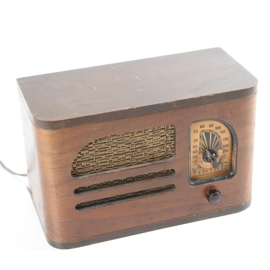 Mid 20th-Century Viking Tabletop Radio