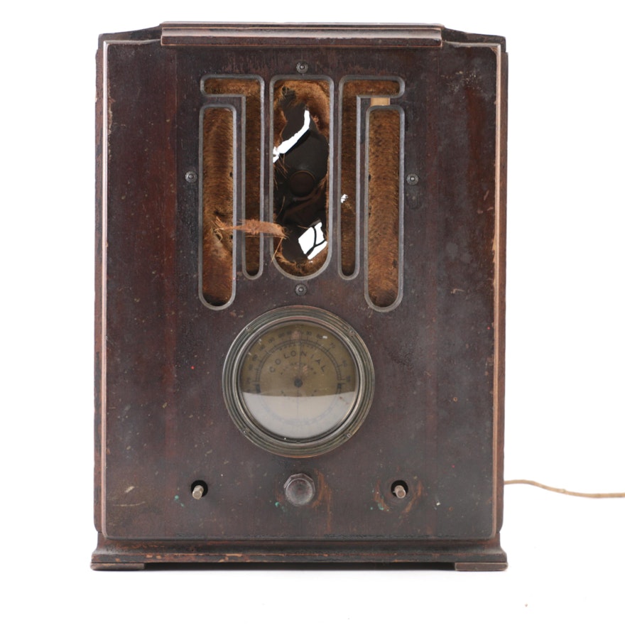 1933 Colonial Model 652 Tabletop Radio