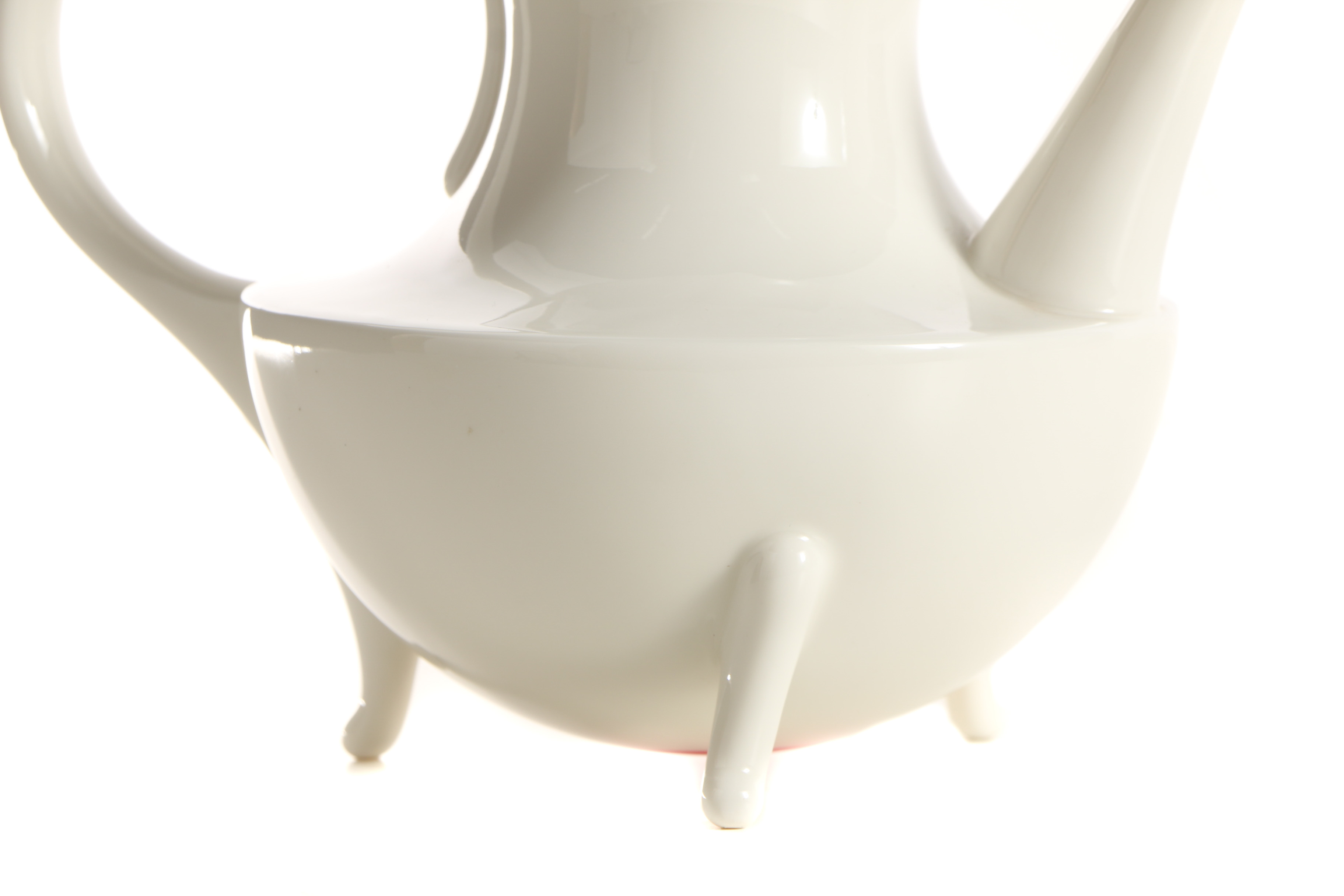 Oscar Tusquets Blanca "Victoria" Porcelain Teapot