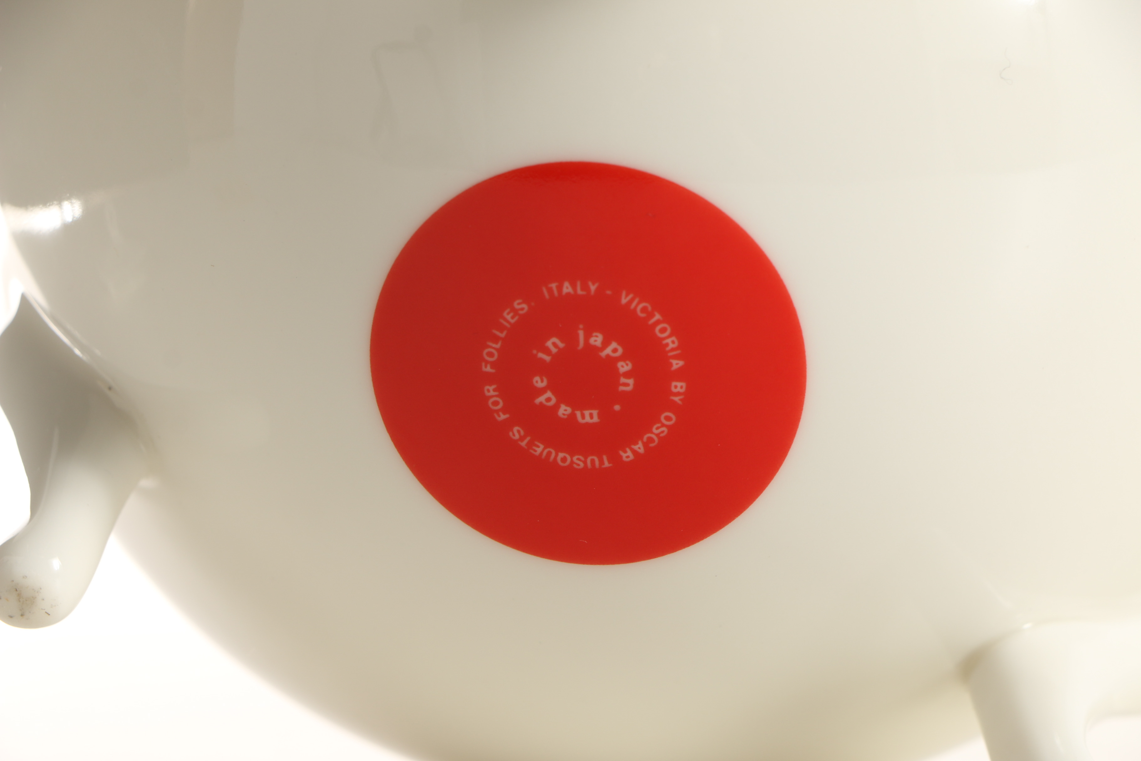 Oscar Tusquets Blanca "Victoria" Porcelain Teapot