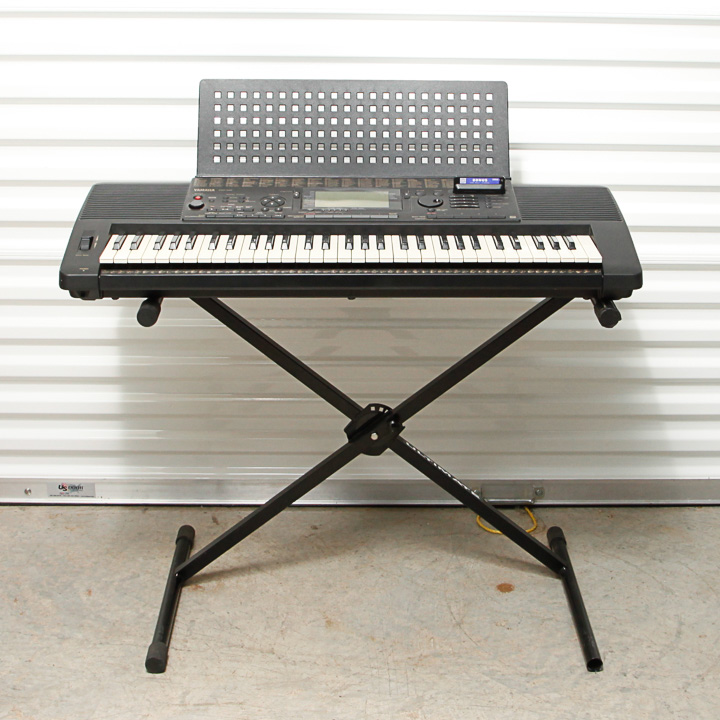 Yamaha PSR-520 Keyboard with Stand and Music Cartridge