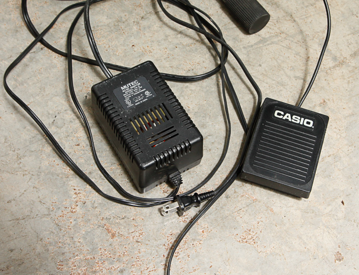 Yamaha PSR-520 Keyboard with Stand and Music Cartridge