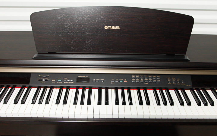 Yamaha Arius YDP-223 Digital Piano